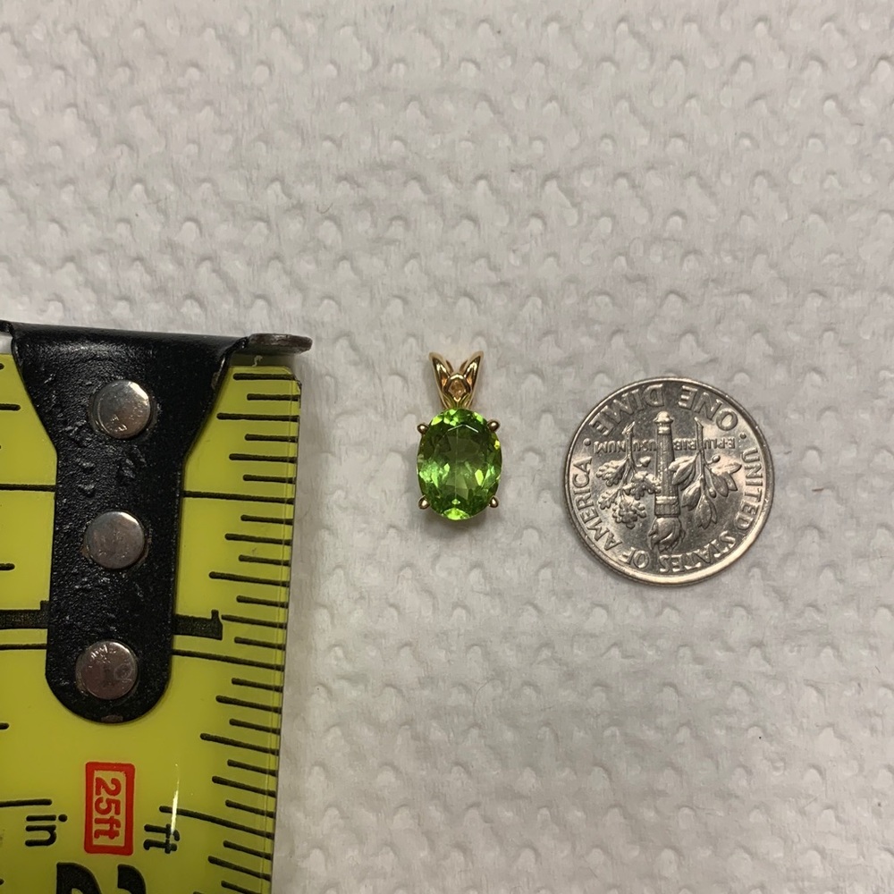 Green Oval Peridot Pendant in Gold Setting - Picture 6 of 6